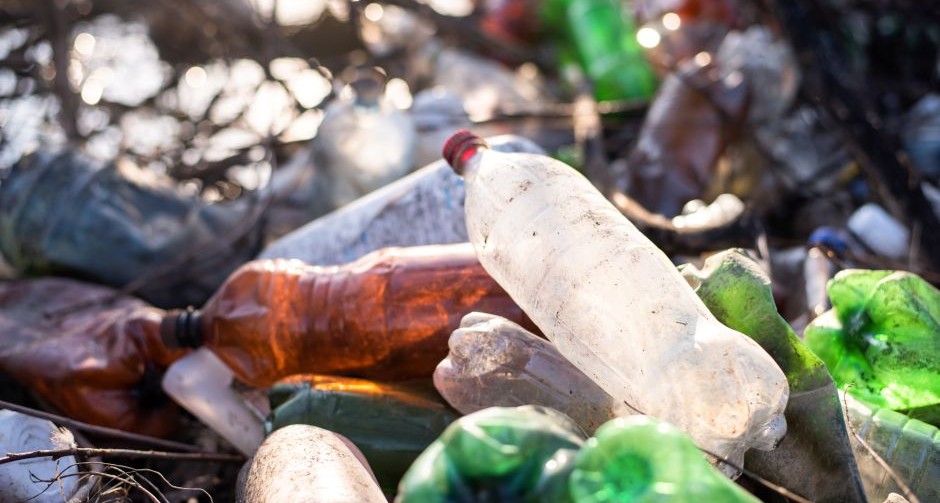 汚いペットボトル